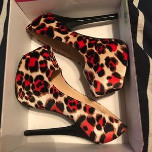 ShoeDazzle Vianey Leopard 6” heels 👠